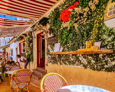 La Contessa outdoor seating in Cascais Portugal