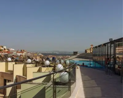 rooftop-pool-and-terrace-at-eden-apartments-lisbon