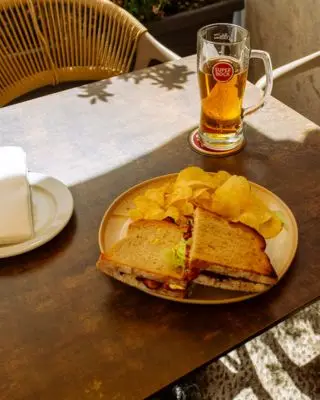 blt-sandwich-and-caneca-at-oneills-irish-pub-cascais
