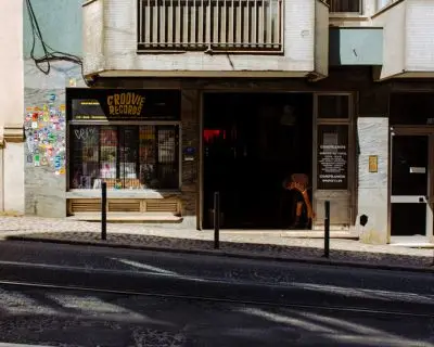 groovie-records-exterior-graca-lisbon