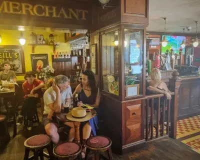 inside-oneills-irish-pub-cascais