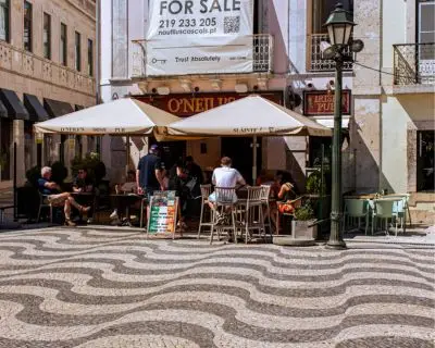 oneills-irish-pub-cascais-outside-seating
